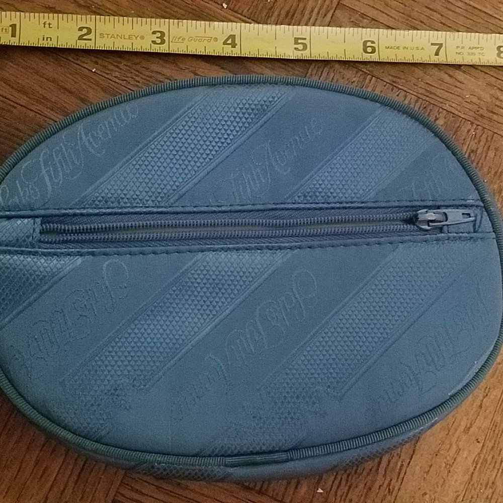 Vintage perfect Saks 5th Avenue makeup bag